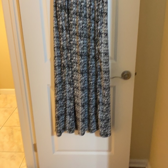 Black and white maxi dress. - Picture 2 of 6